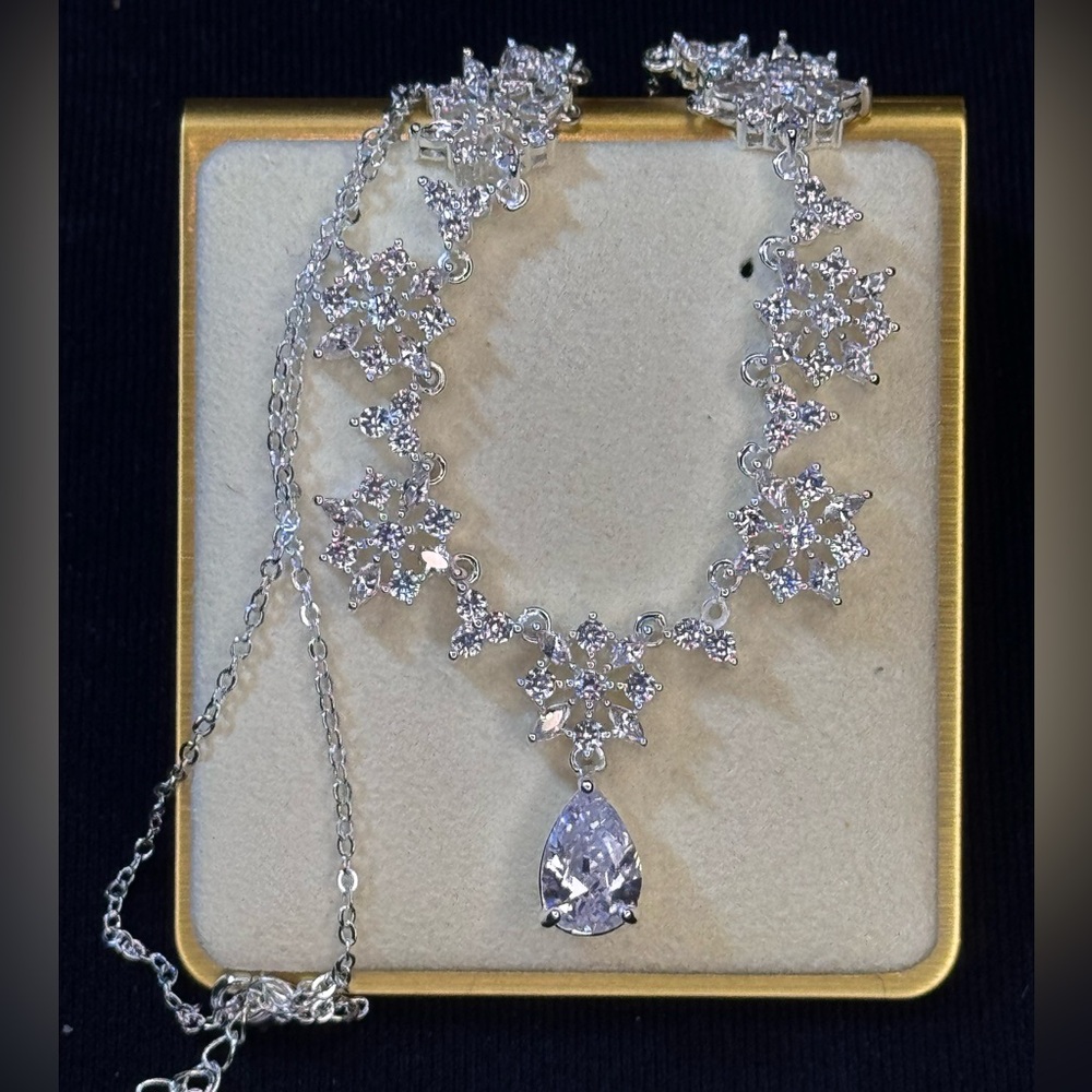 Sparkling Crystal Necklace Made with Swarovski Crystals - Picture 8 of 10